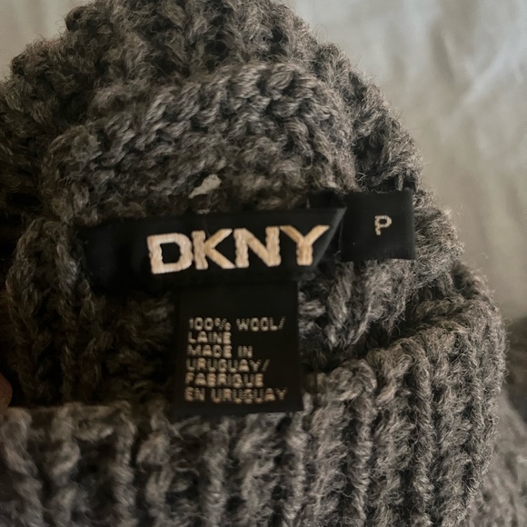 DKNY gray cable sweater size small - Picture 2 of 2